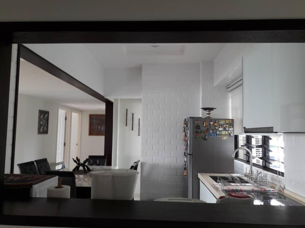 Susie'S Resort Seaview Suites At Sri Sayang Batu Feringgi Exteriör bild