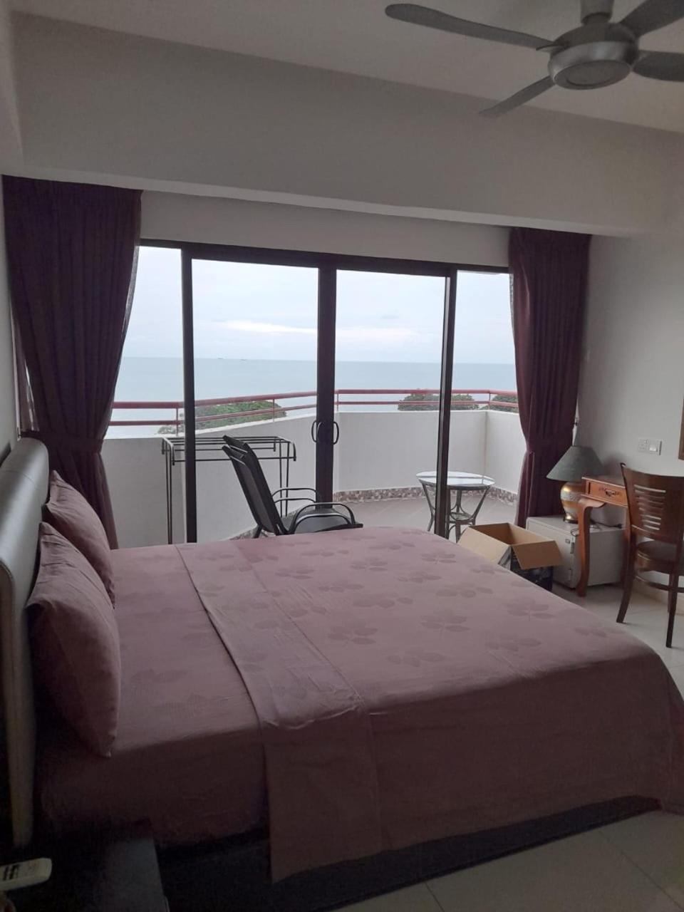Susie'S Resort Seaview Suites At Sri Sayang Batu Feringgi Exteriör bild